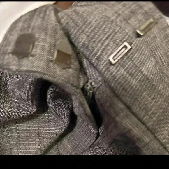 Larry Levine Women's Capris Dark Gray Size 18W EUC - Picture 9 of 10